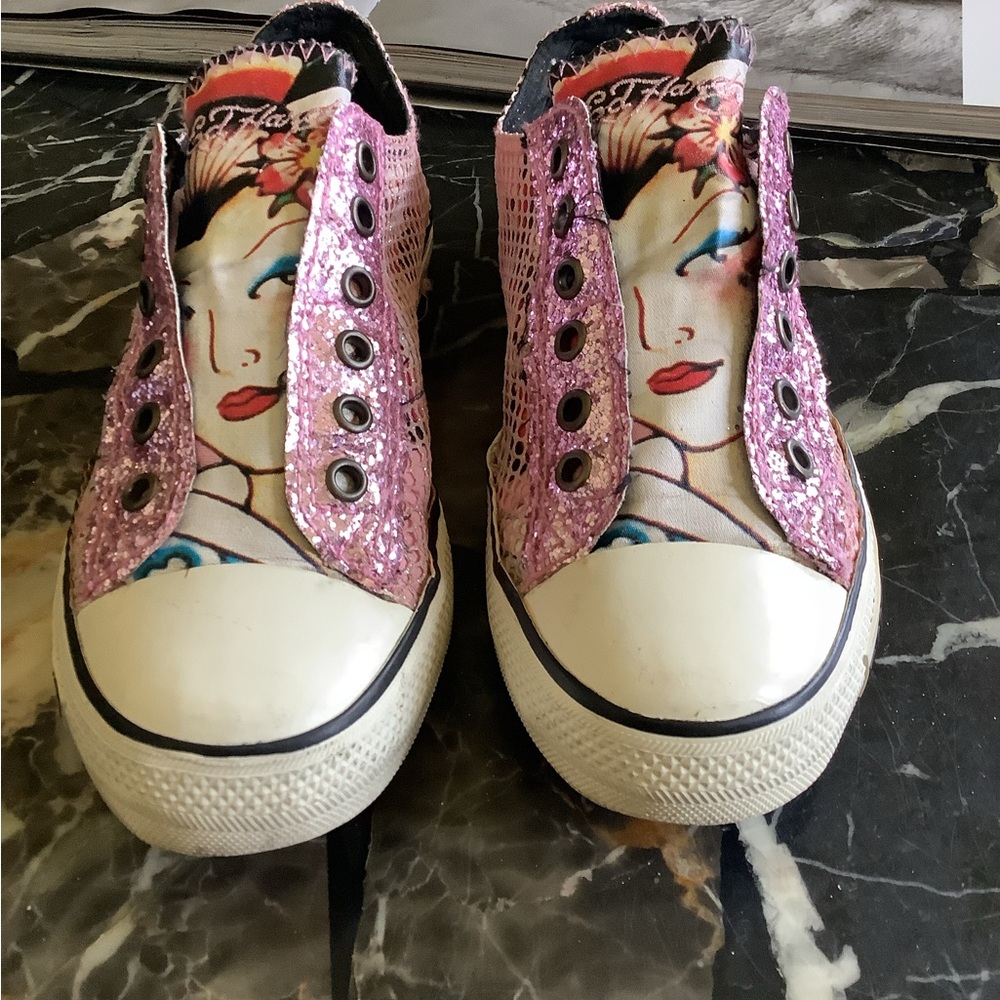Authentic vintage ed hardy geisha kills lace covered glitter sneakers size 7;
